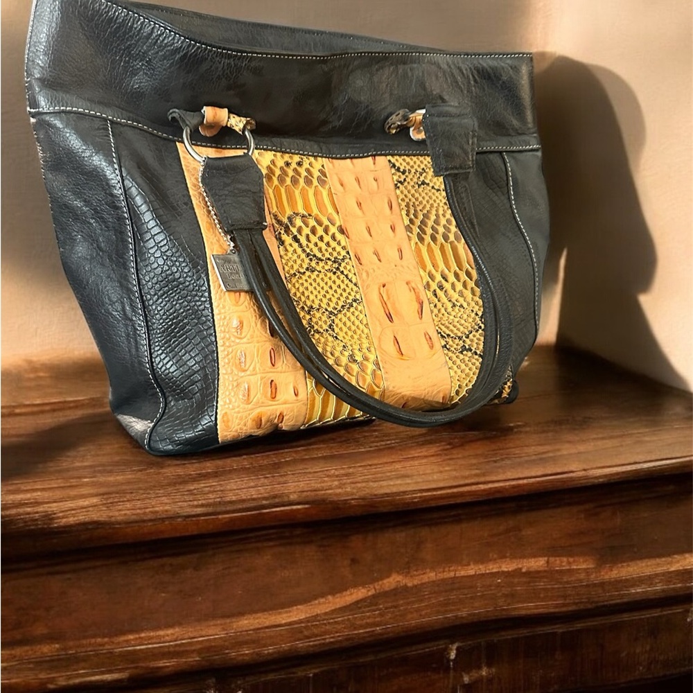 Honduras Arte Piel handmade black and orange leather over shoulder large bag